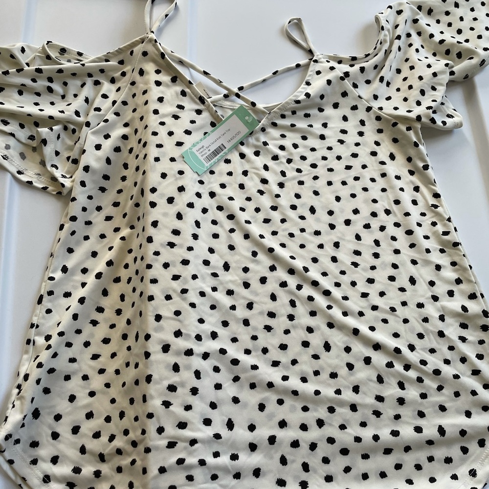 New with tags Stitch Fix off the shoulder M